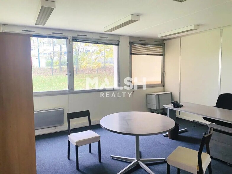 Bureau dans Dardilly à louer - Photo de l’immeuble – Image 2 sur 7