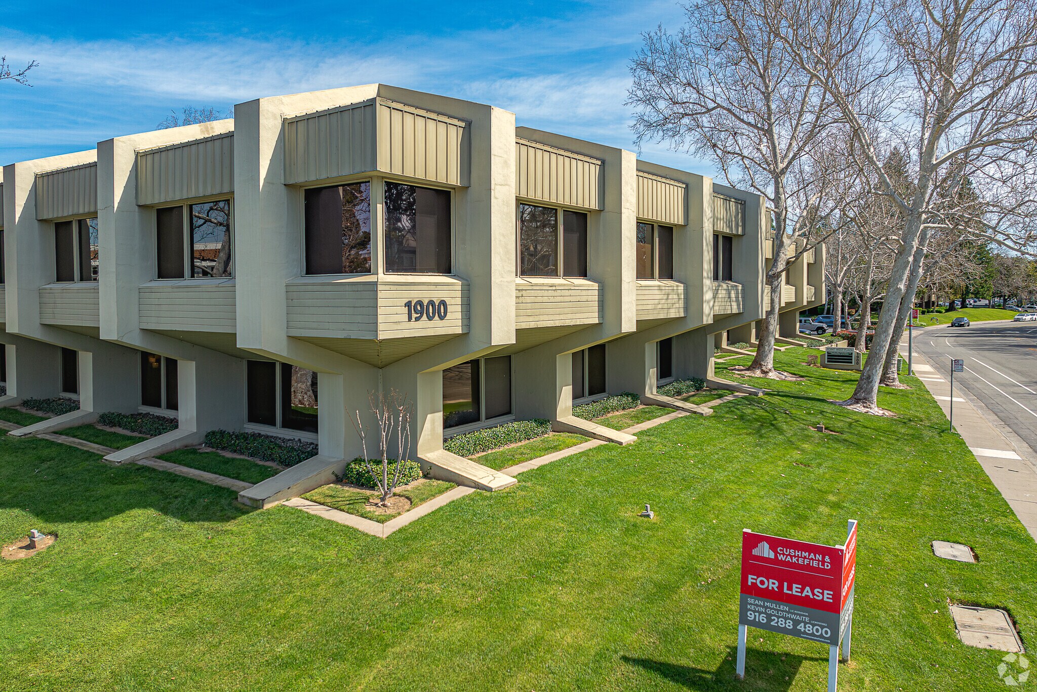 1900 Point West Way, Sacramento, CA à vendre Photo de l’immeuble– Image 1 sur 8