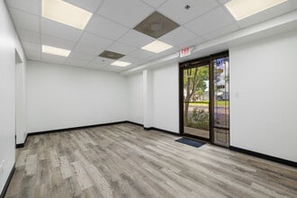 3600-3606 Silver Star Rd, Orlando, FL à louer Photo de l’immeuble– Image 2 sur 4