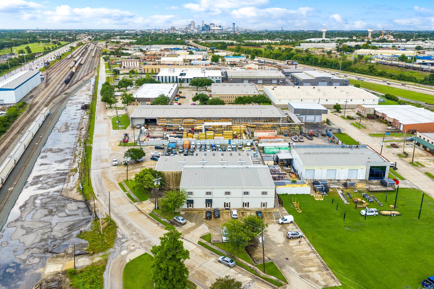 1616 L And A Rd, Metairie, LA à louer Photo de l’immeuble– Image 1 sur 44