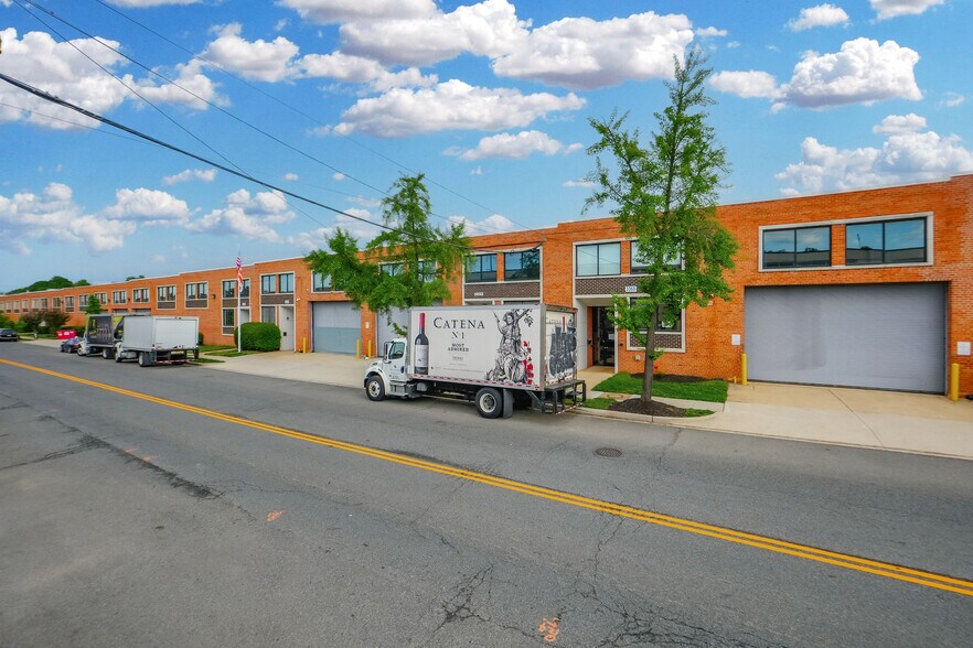 3515-3521 V St NE, Washington, DC à louer - Photo de l’immeuble – Image 2 sur 3