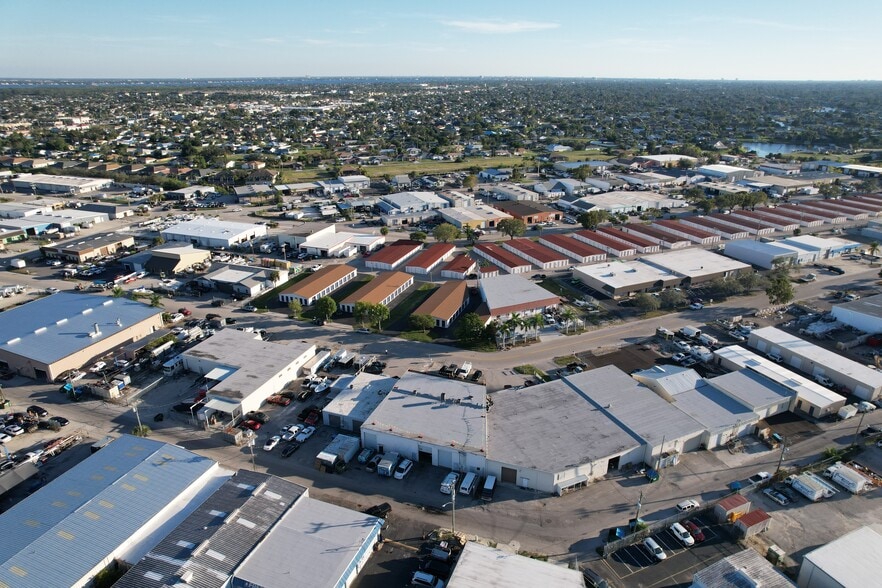 1203 SE 9th Ter, Cape Coral, FL à louer - Aérien – Image 3 sur 57