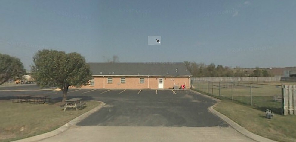 437 Waldron Rd, La Vergne, TN à louer - Photo principale – Image 1 sur 1
