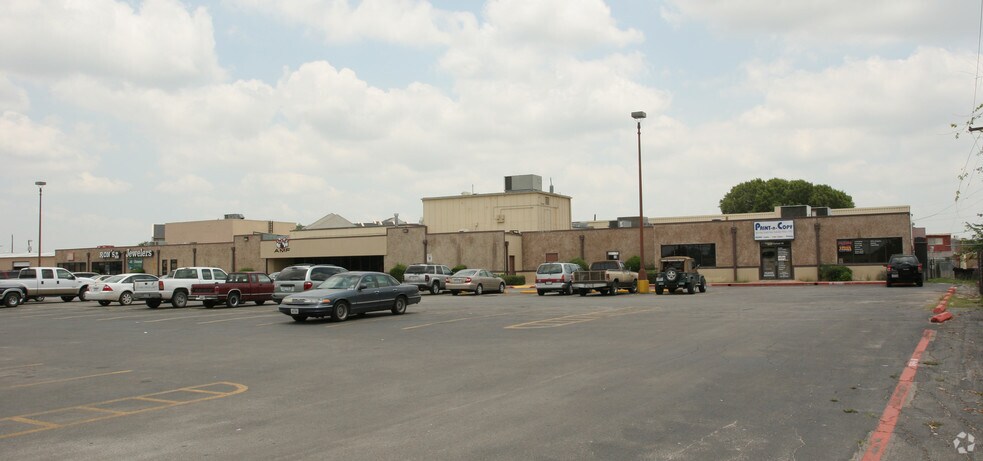 2118 Goliad Rd, San Antonio, TX à louer - Photo de l’immeuble – Image 2 sur 6