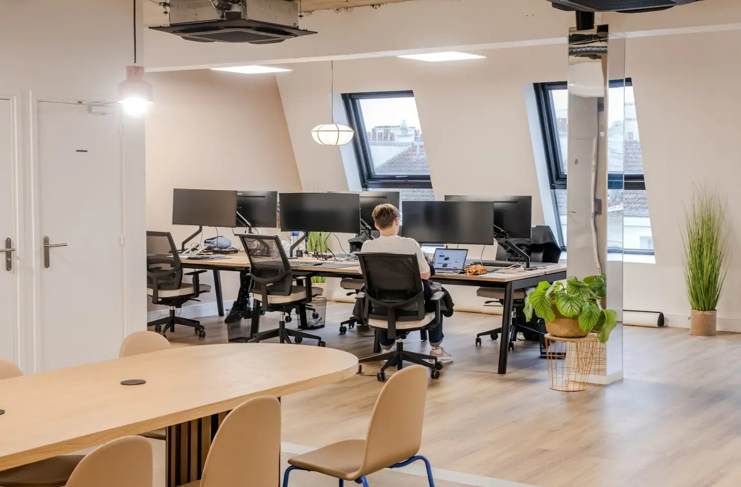 Espace de coworking dans Courbevoie à louer Photo de l’immeuble– Image 1 sur 11