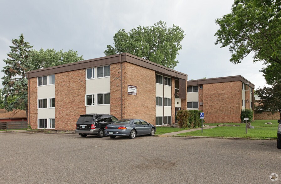 7444 Cedar Ave S, Richfield, MN à vendre - Photo de l’immeuble – Image 2 sur 36