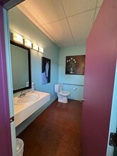 4419 50 Ave, Red Deer, AB à louer Photo intérieure– Image 2 sur 13
