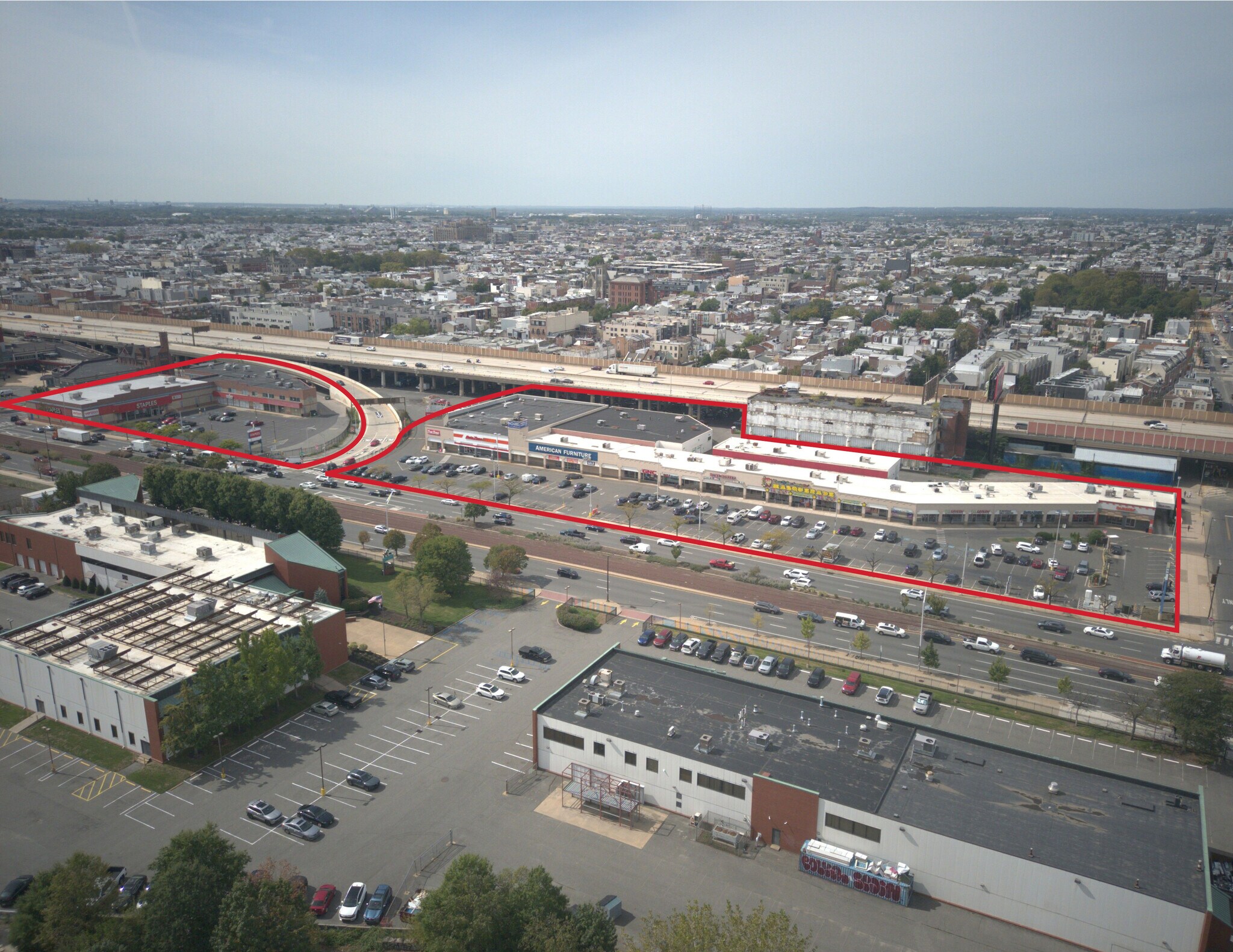 1100 & 1300 S Christopher Columbus Blvd portefeuille de 2 biens à vendre sur LoopNet.fr Photo de l’immeuble– Image 1 sur 9