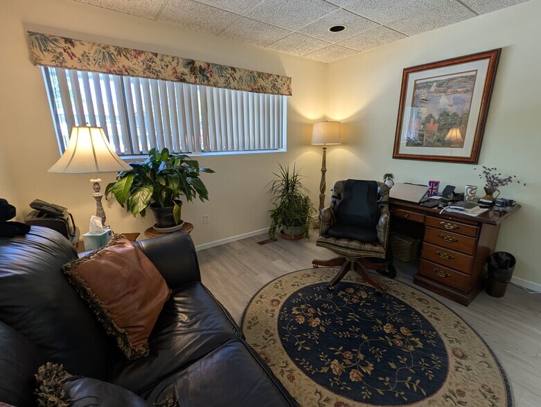 356-358 Veterans Memorial Hwy, Commack, NY à louer - Photo intérieure – Image 3 sur 8