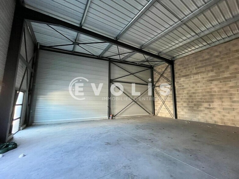 Local d'activités dans Bassens à vendre - Photo intérieure – Image 2 sur 7