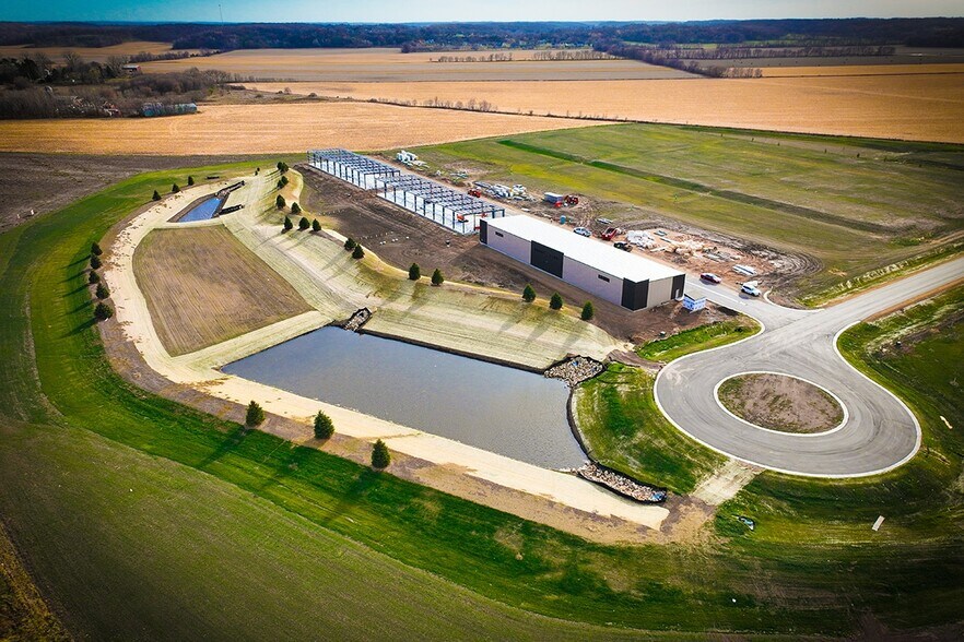 663 Valerie Ave, Hudson, WI à vendre - Photo principale – Image 2 sur 36