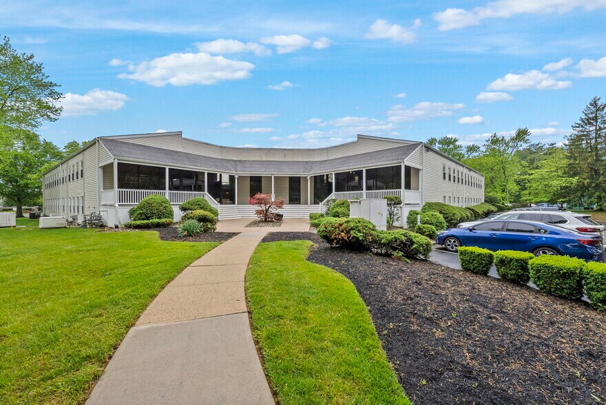 59 Avenue at the Commons, Shrewsbury, NJ à vendre - Photo de l’immeuble – Image 2 sur 24