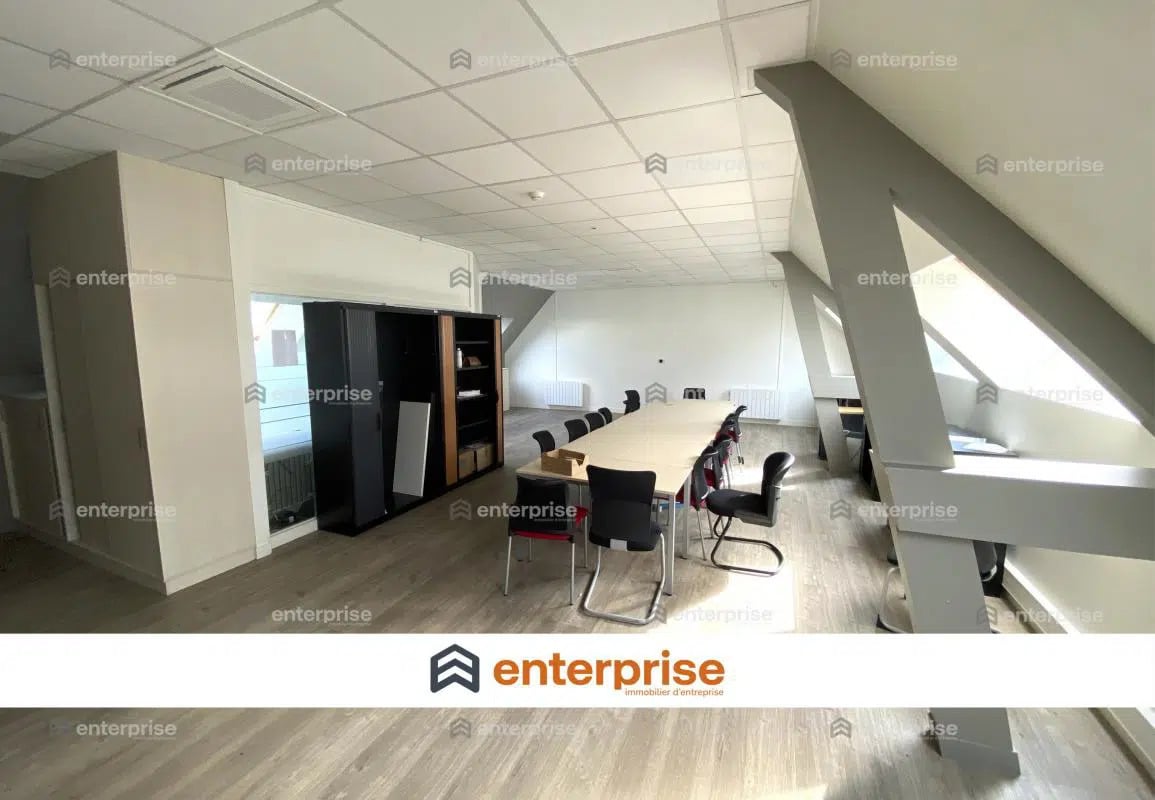 Bureau dans Beauvais à louer Photo de l’immeuble– Image 1 sur 9