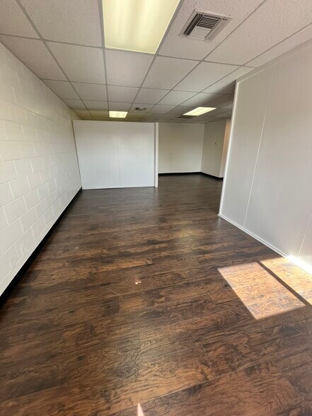 14231 Garden Rd, Poway, CA à louer - Photo intérieure – Image 2 sur 9