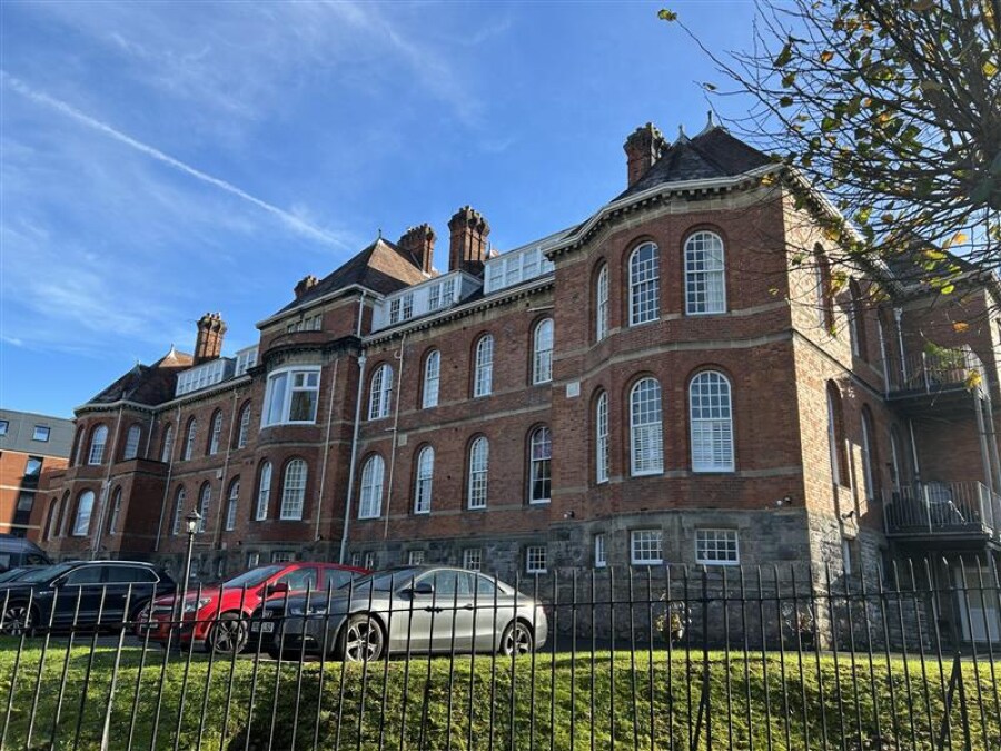 15 Apsley Rd, Plymouth à louer Photo principale– Image 1 sur 3