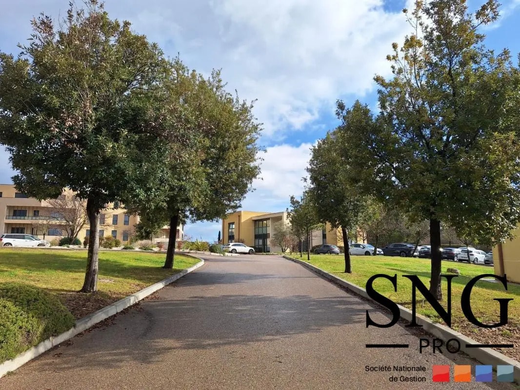 Bureau dans Aix-en-Provence à louer Hall d’entrée– Image 1 sur 12