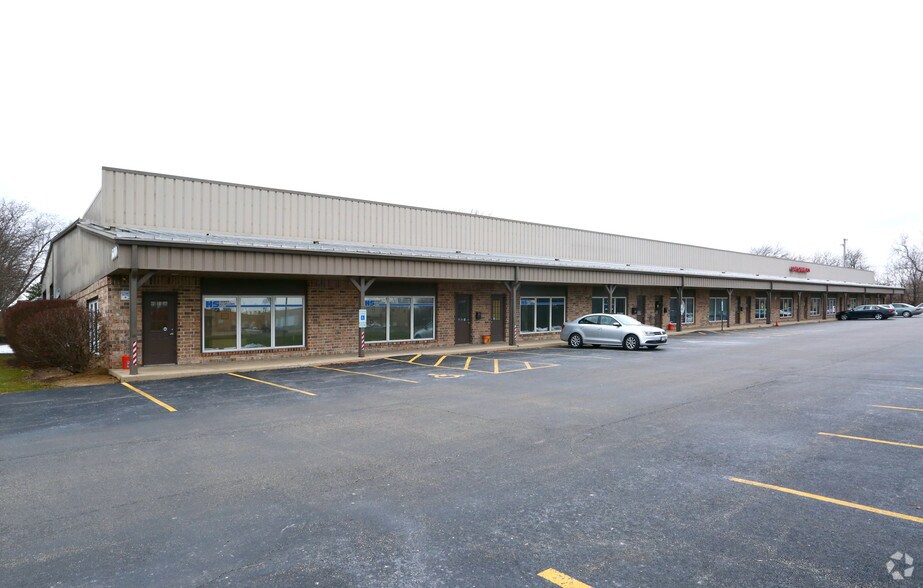 600 Industrial Dr, Cary, IL à louer - Photo principale – Image 1 sur 2