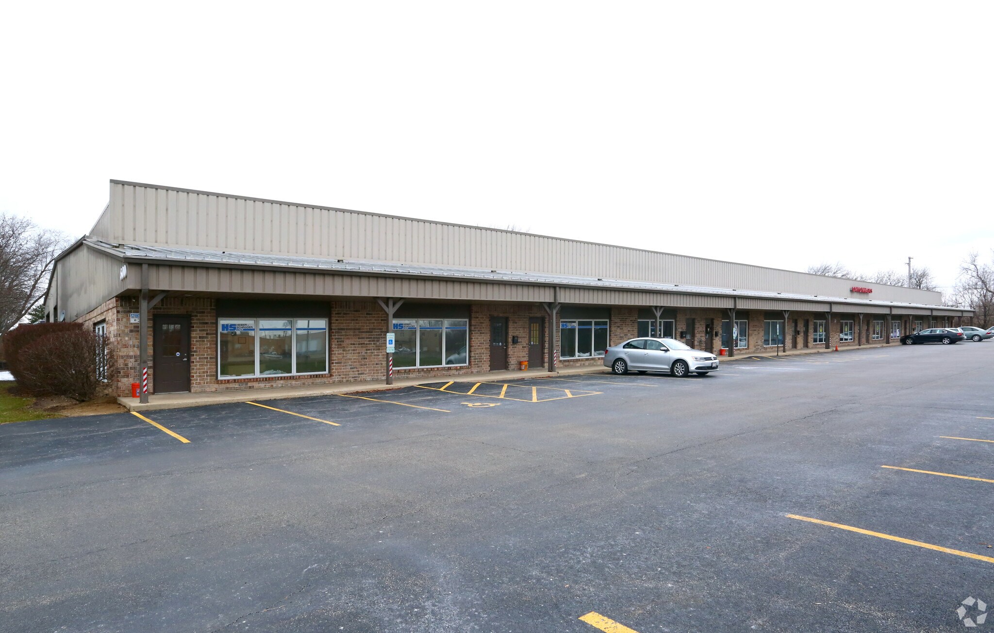 600 Industrial Dr, Cary, IL à louer Photo principale– Image 1 sur 3