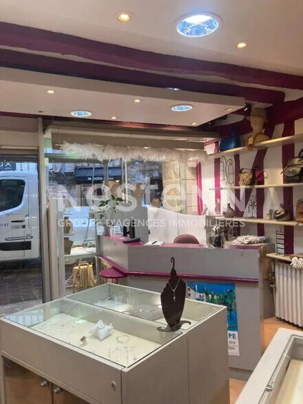 Local commercial dans Vannes à louer - Photo de l’immeuble – Image 3 sur 3
