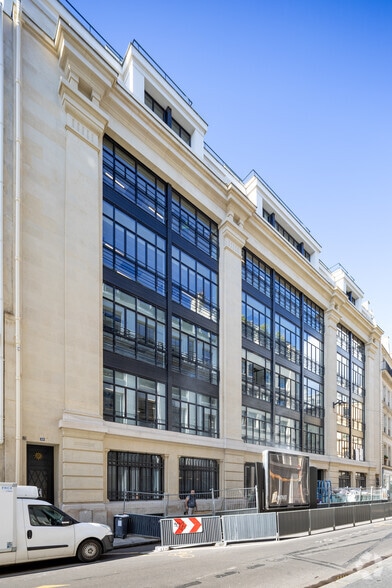 44-48 Rue De Châteaudun, Paris à louer - Photo de l’immeuble – Image 3 sur 29