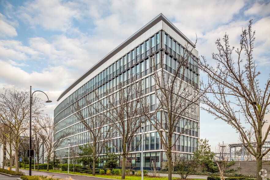 18-20 Rue Des 2 Gares, Rueil-Malmaison à louer - Photo de l’immeuble – Image 3 sur 4