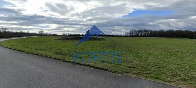 Plus de détails pour Terrain à vendre