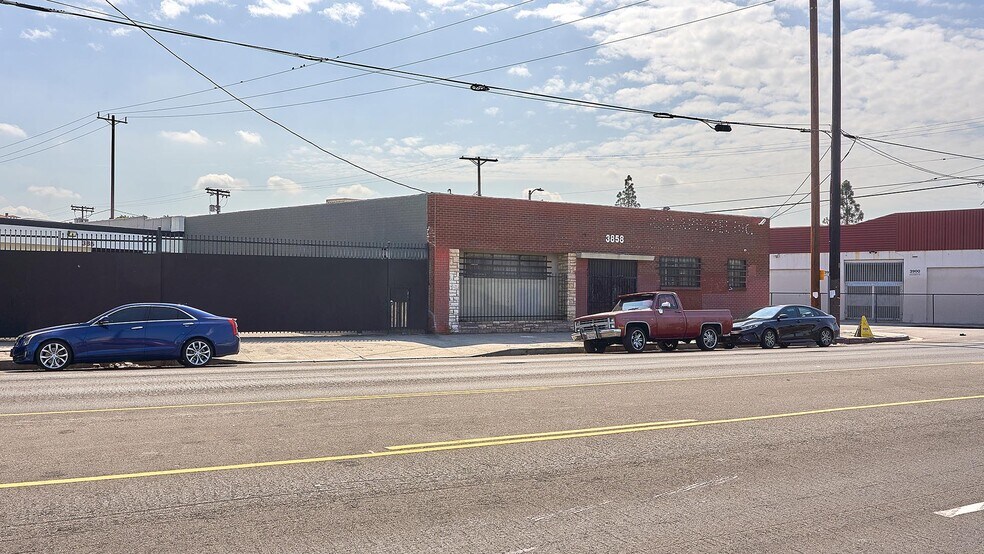 3858 Broadway Pl, Los Angeles, CA à louer - Photo de l’immeuble – Image 2 sur 14