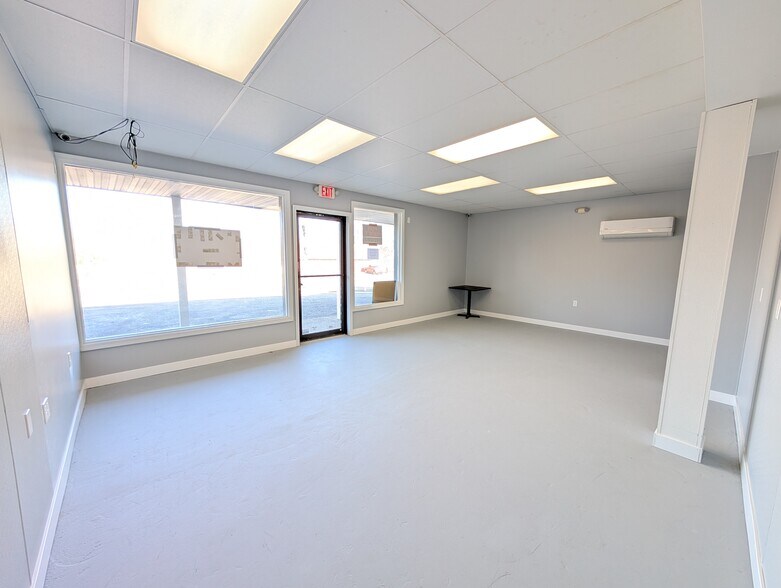 1126-1146 E Grand River Ave, Portland, MI à louer - Photo de l’immeuble – Image 2 sur 17