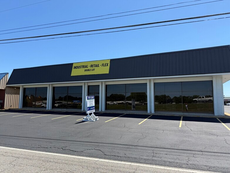 430 N Eastern Blvd, Montgomery, AL à louer - Photo principale – Image 1 sur 6
