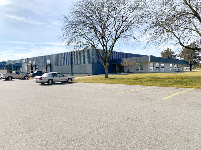 1211 Progress Rd, Fort Wayne, IN à louer - Photo de l’immeuble – Image 1 sur 6