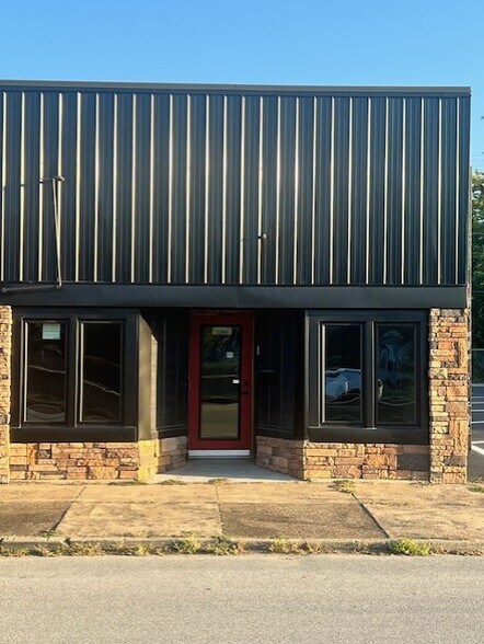 1340 E Division St, Evansville, IN à louer - Photo de l’immeuble – Image 2 sur 2