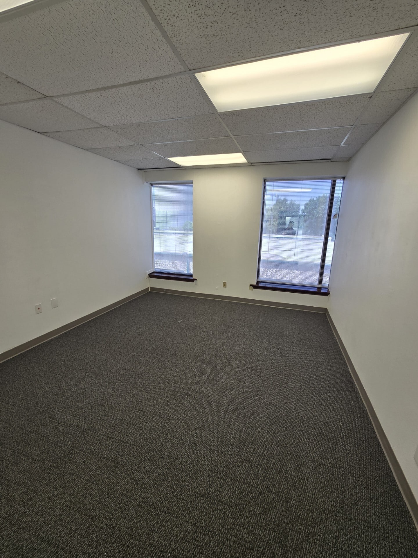 4015 Belt Line Rd, Addison, TX à louer Photo de l’immeuble– Image 1 sur 1