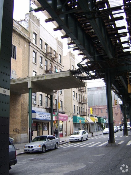 2639-2641 Jerome Ave, Bronx, NY à louer - Photo principale – Image 1 sur 6