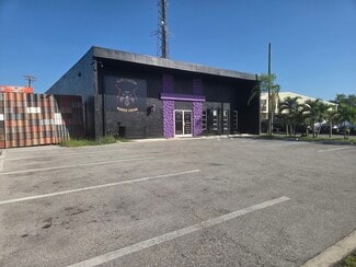 Plus de détails pour 923 Country Club Blvd, Cape Coral, FL - Industriel/Logistique à vendre