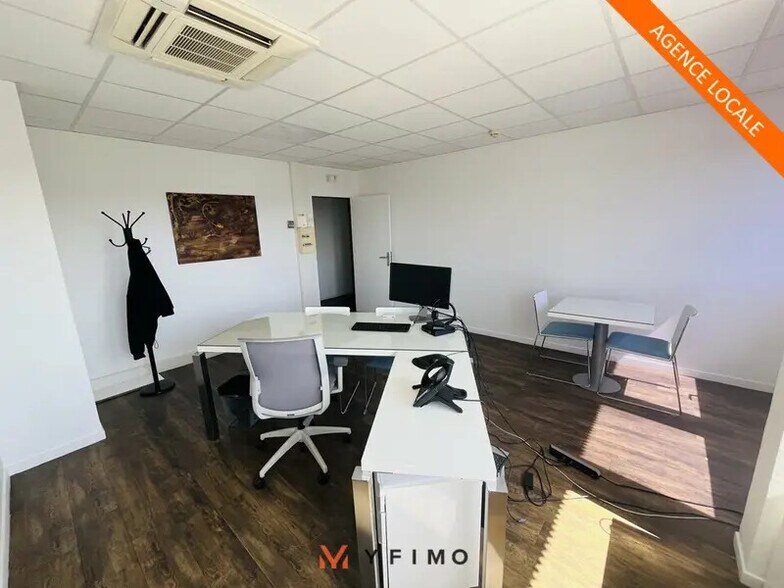 Bureau dans Poissy à louer - Photo intérieure – Image 2 sur 6