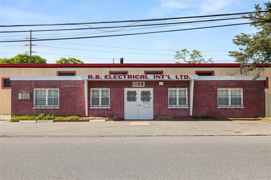 1113-1125 Prospect Ave, West Islip, NY à vendre - Photo de l’immeuble – Image 2 sur 21