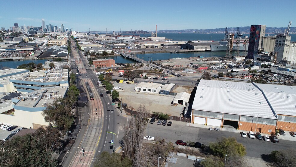 3521 3rd St, San Francisco, CA à louer - Photo de l’immeuble – Image 2 sur 4