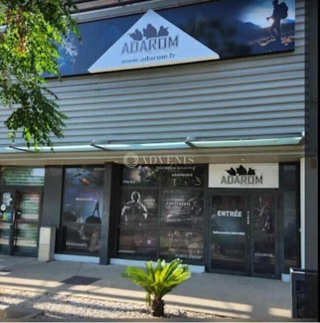 Plus de détails pour Local commercial à louer