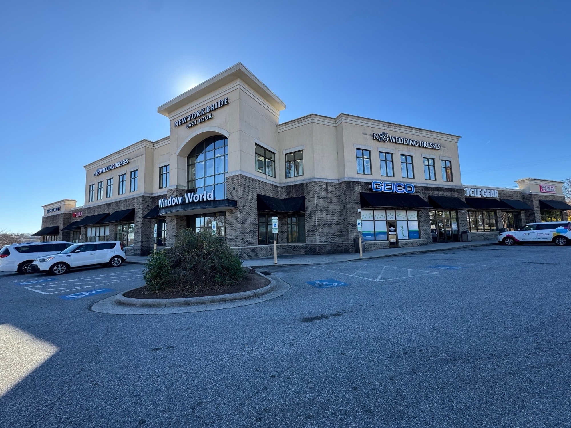 4401 W Wendover Ave, Greensboro, NC à louer Photo intérieure– Image 1 sur 4