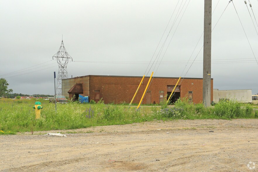 10 Lockhart Rd, Barrie, ON à vendre - Photo de l’immeuble – Image 2 sur 3