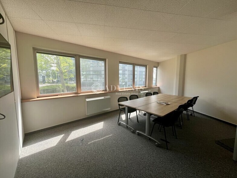 Bureau dans Tremblay-en-France à louer - Photo de l’immeuble – Image 2 sur 9