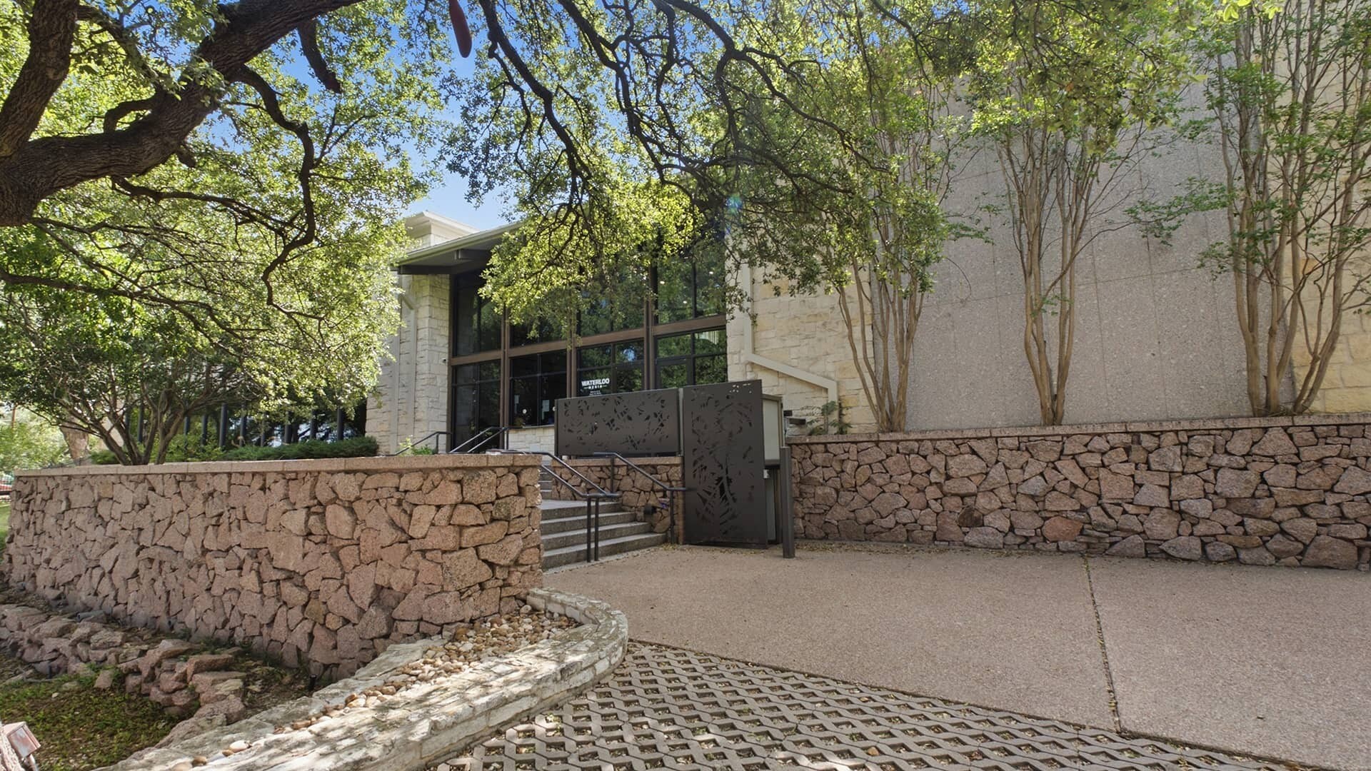 8309 I-35 N, Austin, TX à louer Photo de l’immeuble– Image 1 sur 6