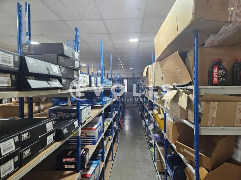 Local d’activités dans Les Ulis à louer - Photo intérieure – Image 3 sur 11