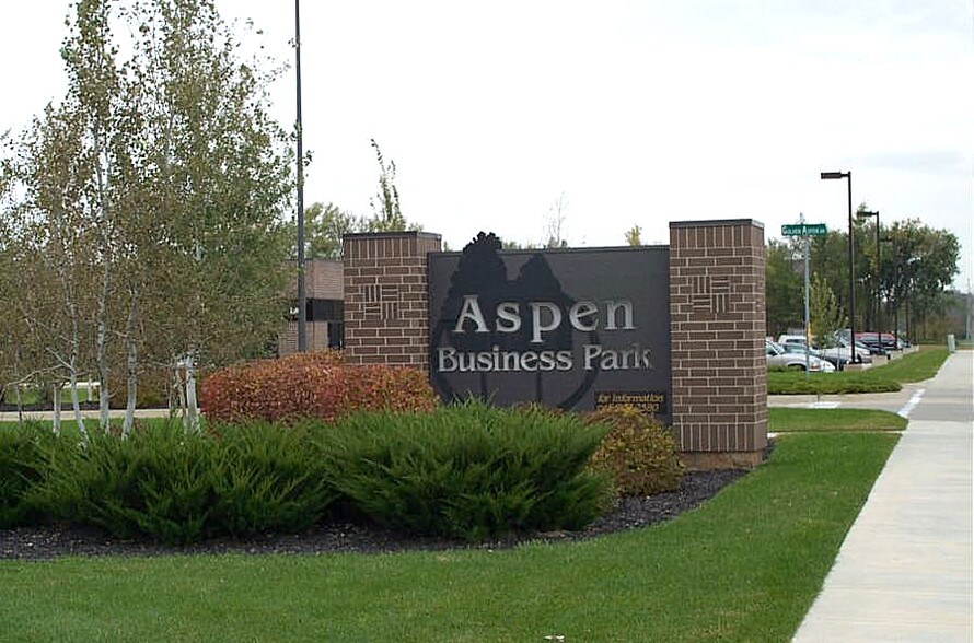 1615 Golden Aspen Dr, Ames, IA à louer - Photo de l’immeuble – Image 2 sur 13