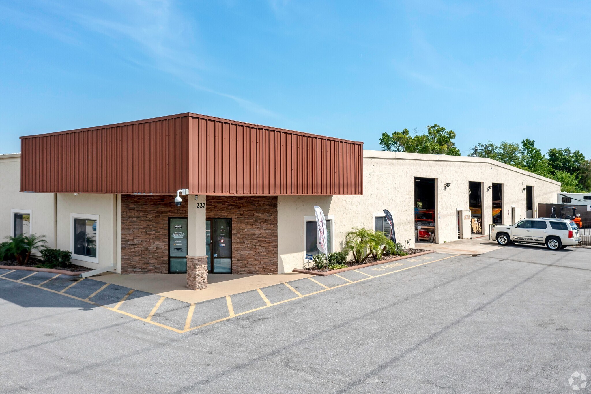 227 Power Ct, Sanford, FL à louer Photo principale– Image 1 sur 13