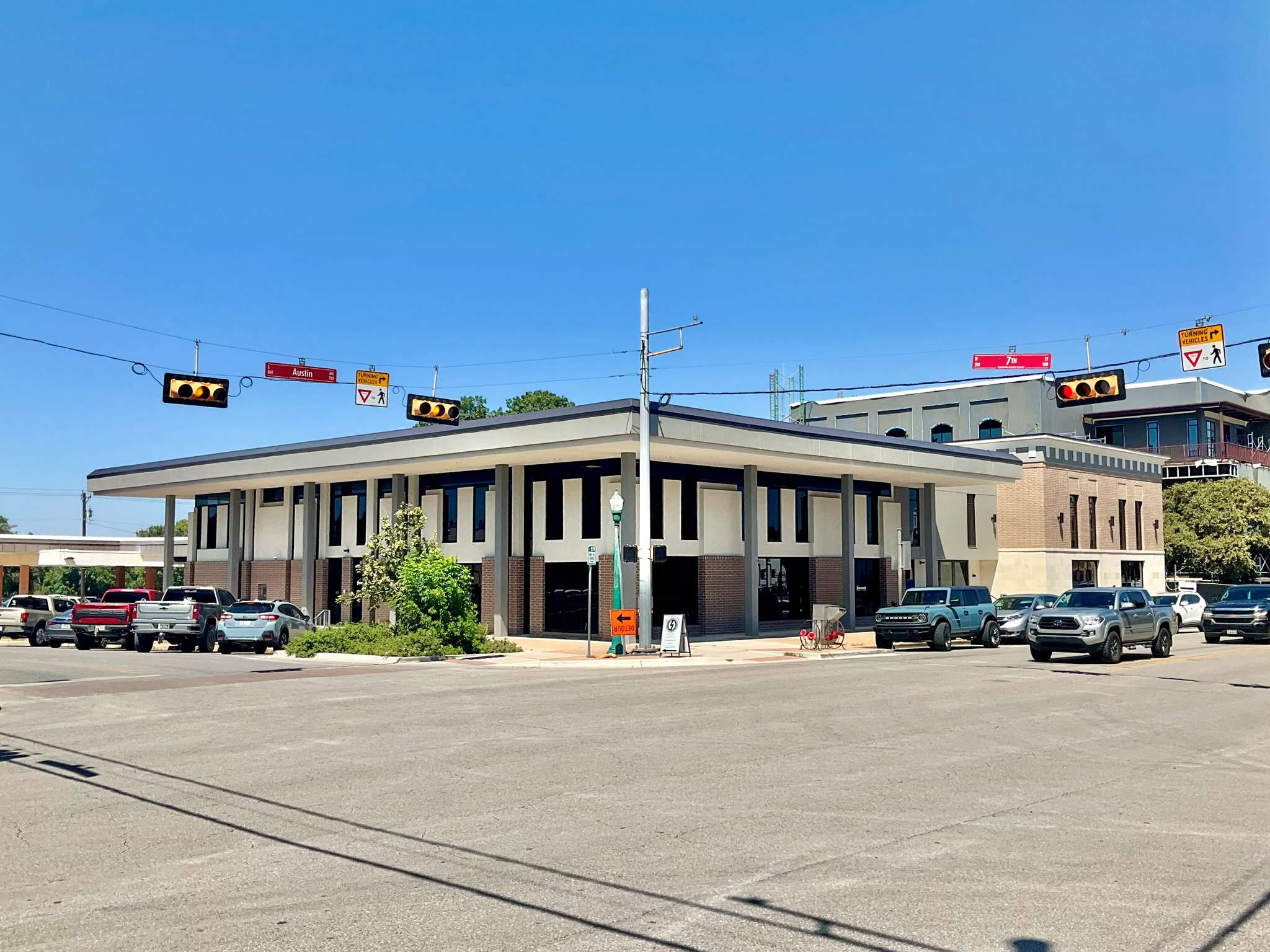 624 S Austin Ave, Georgetown, TX à louer Photo de l’immeuble– Image 1 sur 5