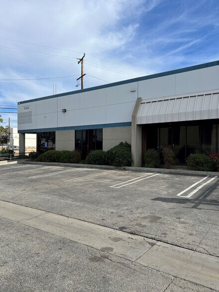 7250 Bandini Blvd, Commerce, CA à louer - Photo de l’immeuble – Image 3 sur 3