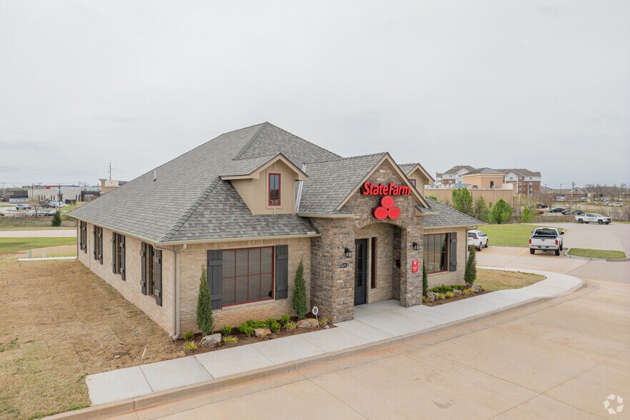 15224 Lleytons Ct, Oklahoma City, OK à vendre - Photo principale – Image 1 sur 21