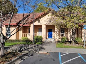 1550 Professional Dr, Petaluma, CA à louer Photo de l’immeuble– Image 1 sur 3