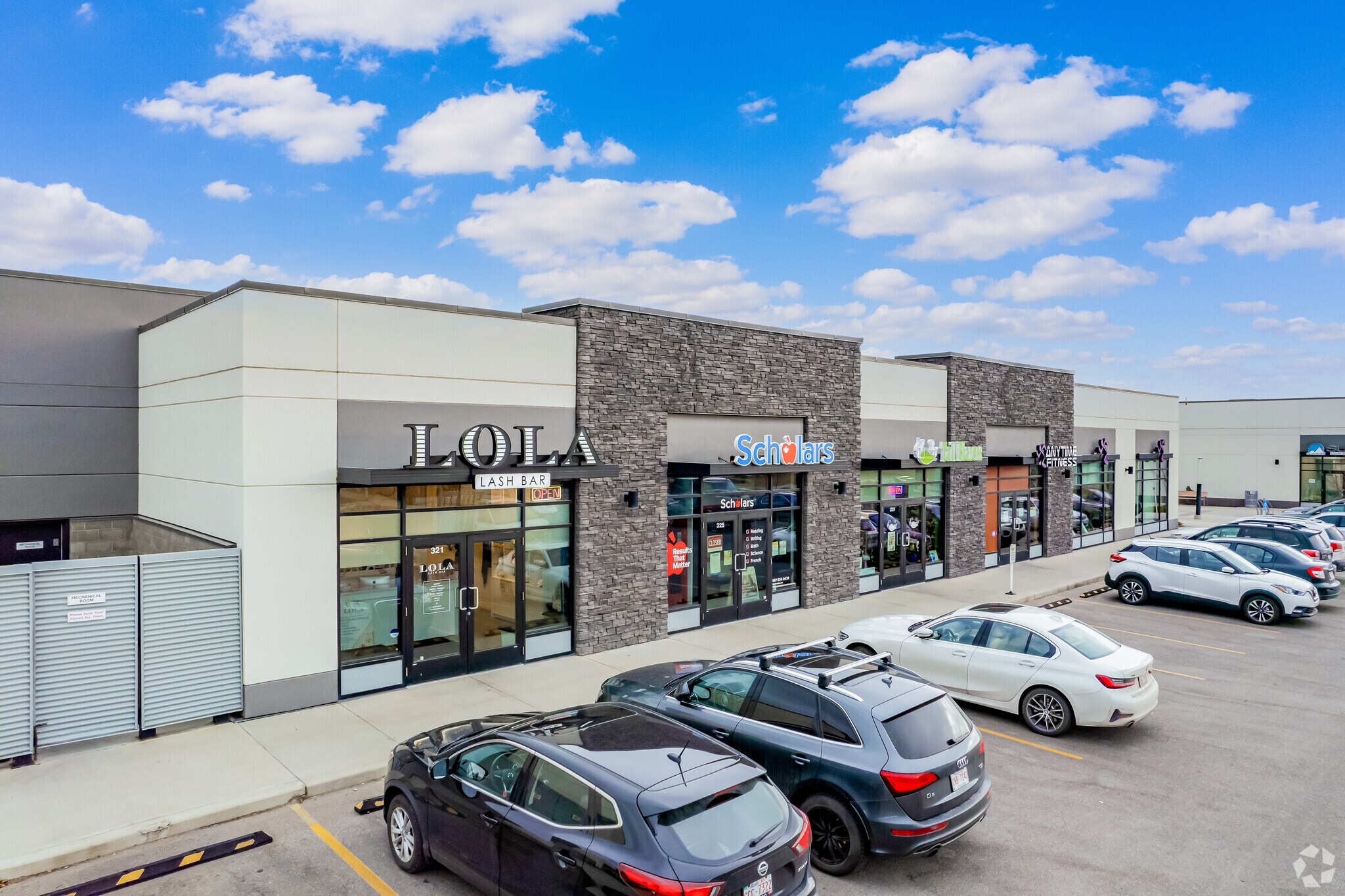 722 85th St SW, Calgary, AB à louer Photo principale– Image 1 sur 9